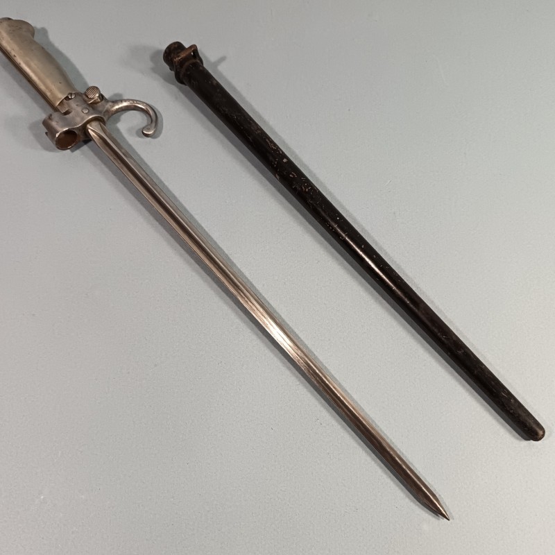 BAIONNETTE LEBEL MODELE 1886 - 93 RACCOURCIE OU MODIFIEE R35 AVEC QUILLON POIGNEE MAILLECHORT "LA ROSALIE"