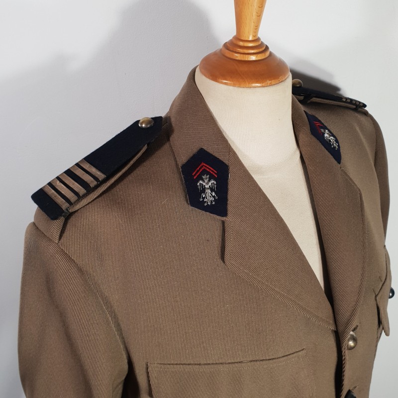 UNIFORME MODELE 1939 D'UN COLONEL DE CAVALERIE ETAT MAJOR VESTE ET PANTALON FABRICATION NOMINATIVE DATEE 1953