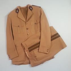 UNIFORME MODELE 1939 D'UN COLONEL DE CAVALERIE ETAT MAJOR VESTE ET PANTALON FABRICATION NOMINATIVE DATEE 1953