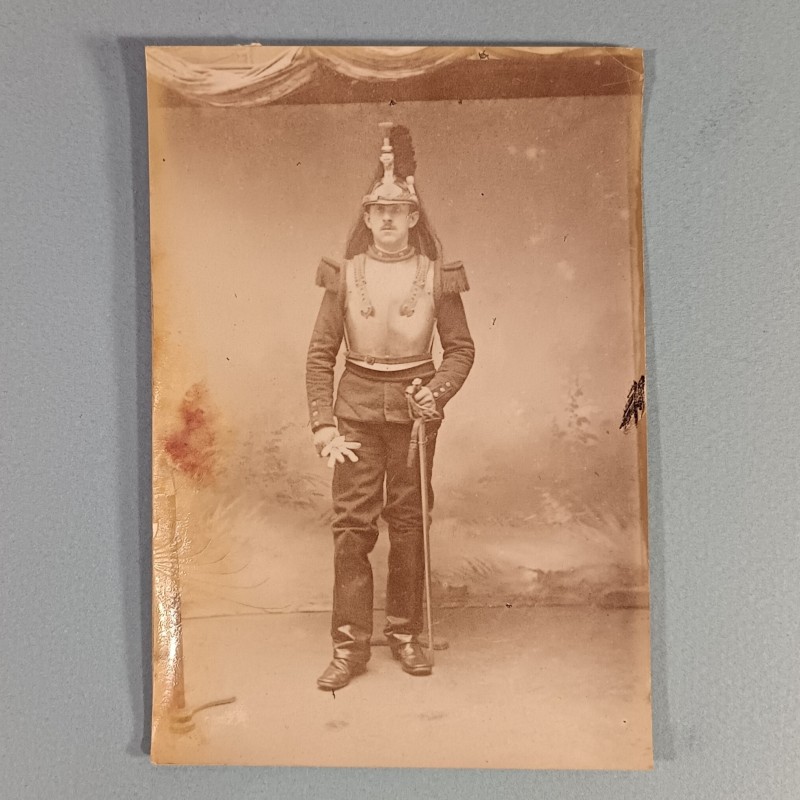 ENSEMBLE DE 4 PHOTOS DU 2 ème REGIMENT DE CUIRASSIERS CAVALIER SABRE CASQUE ET CUIRASSE VERS 1900 1914