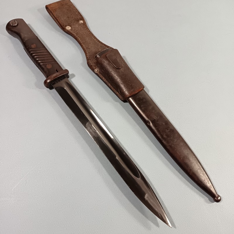 BAIONNETTE ALLEMANDE 98K AVEC SON CUIR FOURREAU ET BAIONNETTE MEME NUMERO DATE 1940 CUIR REGIMENTE LUFTWAFFE