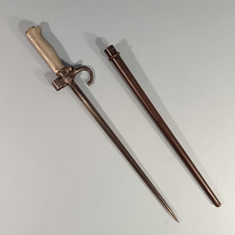 BAIONNETTE LEBEL MODELE 1886 - 93 RACCOURCIE OU MODIFIEE R35 AVEC QUILLON POIGNEE MAILLECHORT "LA ROSALIE"