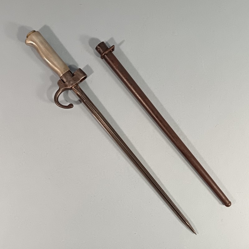 BAIONNETTE LEBEL MODELE 1886 - 93 RACCOURCIE OU MODIFIEE R35 AVEC QUILLON POIGNEE MAILLECHORT "LA ROSALIE"