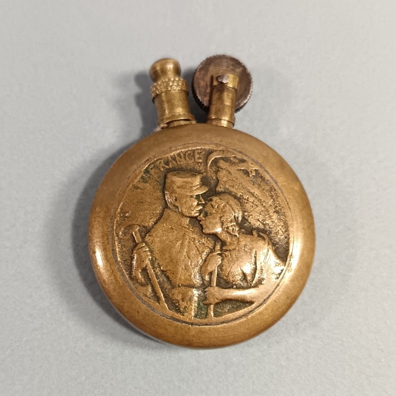 BRIQUET DE POILUS LE BAISE PATRIOTE ET 13 PORTE BONHEUR ARTISANAT DE TRANCHEES SOUVENIR GUERRE 1914 - 1918