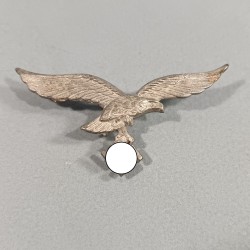 INSIGNE ALLEMAND AIGLE DE LA LUFTWAFFE EN ALUMINIUM POUR CASQUETTE OU CASQUE TROPICAL WW2