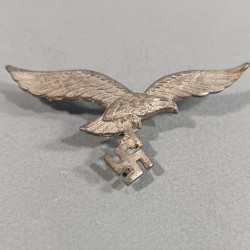 INSIGNE ALLEMAND AIGLE DE LA LUFTWAFFE EN ALUMINIUM POUR CASQUETTE OU CASQUE TROPICAL WW2