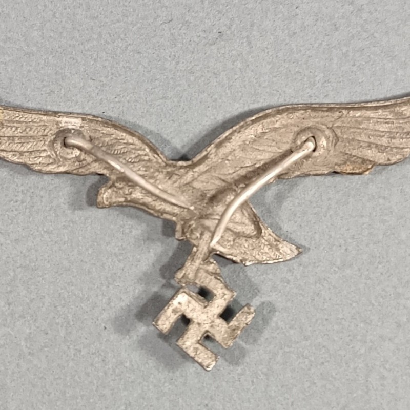 INSIGNE ALLEMAND AIGLE DE LA LUFTWAFFE EN ALUMINIUM POUR CASQUETTE OU CASQUE TROPICAL WW2