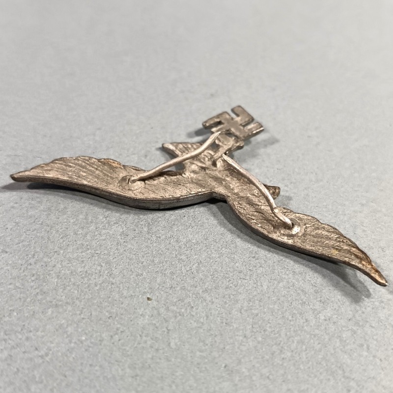 INSIGNE ALLEMAND AIGLE DE LA LUFTWAFFE EN ALUMINIUM POUR CASQUETTE OU CASQUE TROPICAL WW2