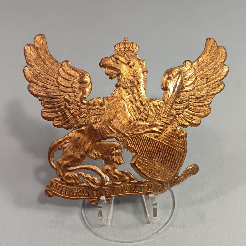 PLAQUE DE CASQUE A POINTE ALLEMAND BADOIS MODELE 1895 EN LAITON GRIFFON MIT GOTT F. FUERST U. WATERLAND