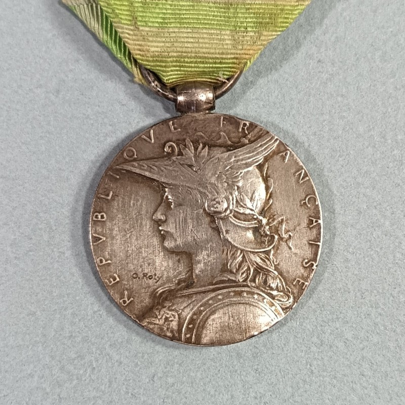 FRANCE MEDAILLE DE LA SECONDE EXPEDITION DE MADAGASCAR AVEC SA BARRETTE 1895 POUR LA CAMPAGNE DE 1894 A 1895