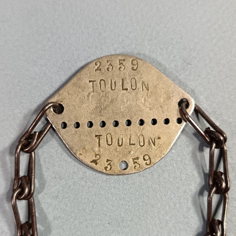 PLAQUE D'IDENTITE MILITAIRE TROUPE MODELE 1918 VIDAL RENE JOSEPH CLASSE 1929 MATRICULE 2359 A TOULON GUERRE 1939-1945