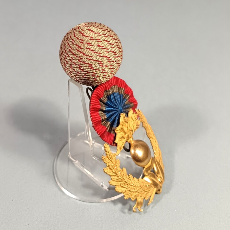ATTRIBUT ET POMPON DE KEPI D'ADJUDANTS MODELE 1886 OFFICIER D'ADMINISTRATION DU SERVICE DE L'ARTILLERIE ET DU GENIE