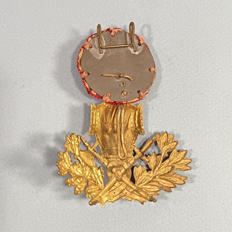 ATTRIBUT OU PLAQUE DE KEPI D'OFFICIERS ET ADJUDANTS MODELE 1886 OFFICIER DU GENIE MILITAIRE