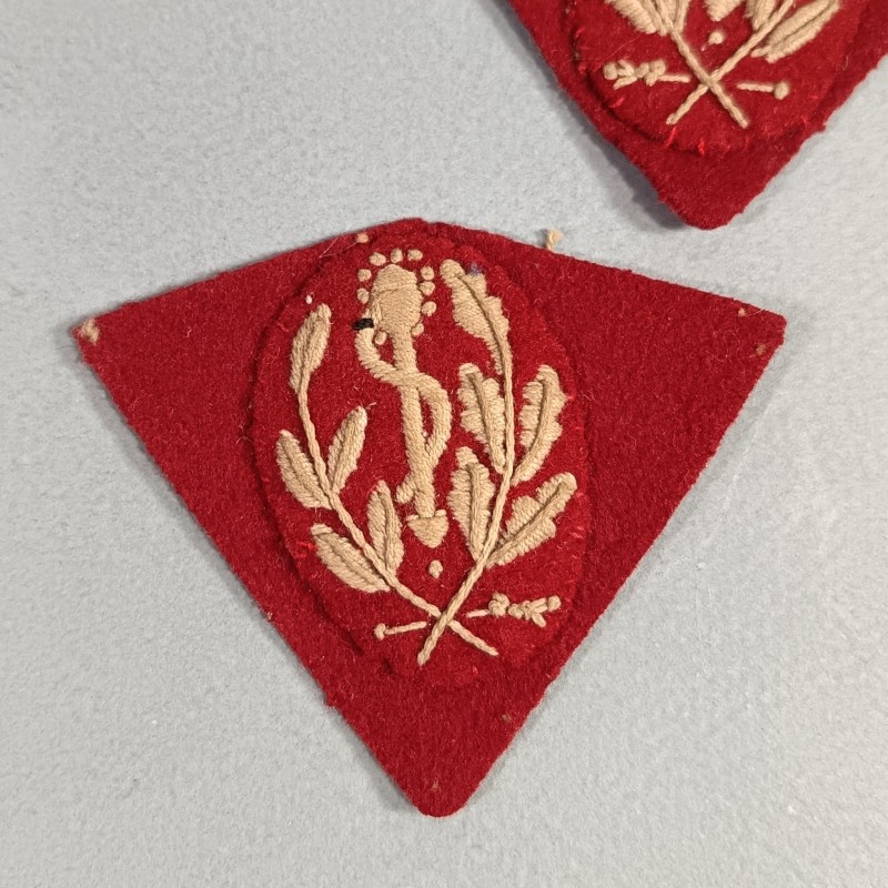 PAIRE DE PATTES DE COL TROUPE SIM SECTION D'INFIRMIERS MILITAIRE BRANCARDIERS POUR VESTE 1920 1935 ET 1938