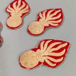 ENSEMBLE DE 4 GRENADES DE RETROUSSIS D'UNIFORME TROUPE DE LA GARDE NATIONALE MONARCHIE DE JUILLET LOUIS PHILIPPE 1830