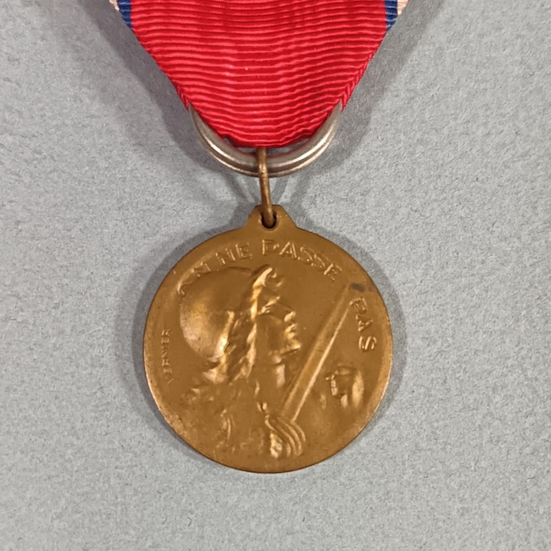 FRANCE MEDAILLE DE LA BATAILLE DE VERDUN ON NE PASSE PAS 21 FEVRIER 1916 PAR VERNIER