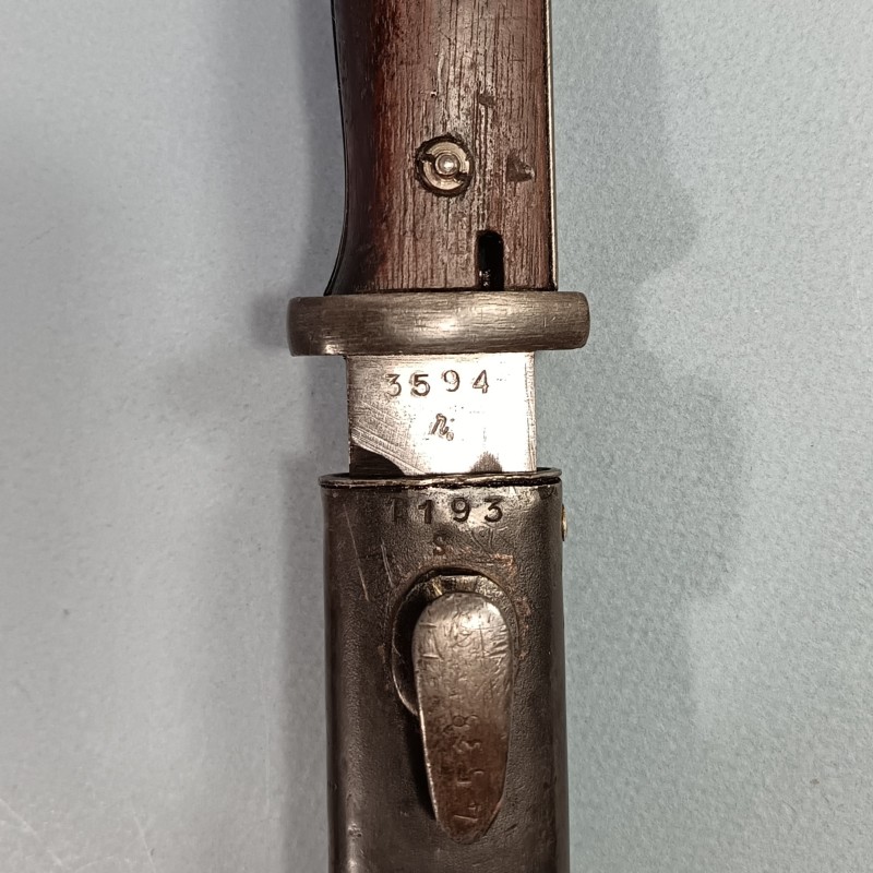 BAIONNETTE ALLEMANDE 98K FOURREAU ET BAIONNETTE AVEC NUMERO DIFFERENTS DATE 1942/43