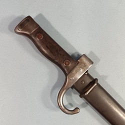 BAIONNETTE BERTHIER MODELE 1892 SECOND TYPE MODIFIEE AVEC QUILLON ET PLAQUETTES BOIS