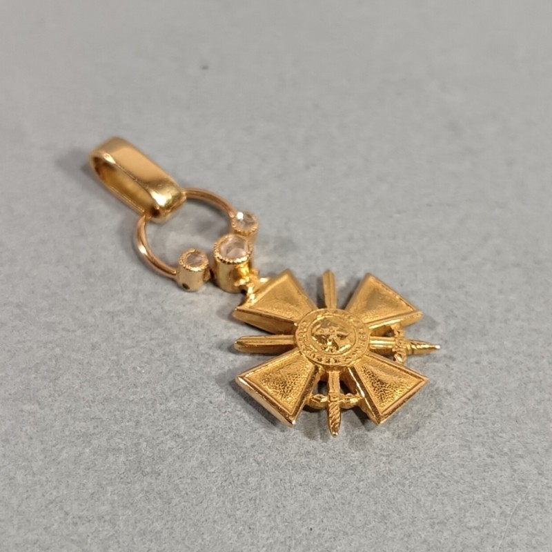 REDUCTION DE LA CROIX DE GUERRE EN OR ET BRILLANT AVEC LA DATE 1914 1915 AU DOS BIJOUX DE FEMME GUERRE 1914 1918