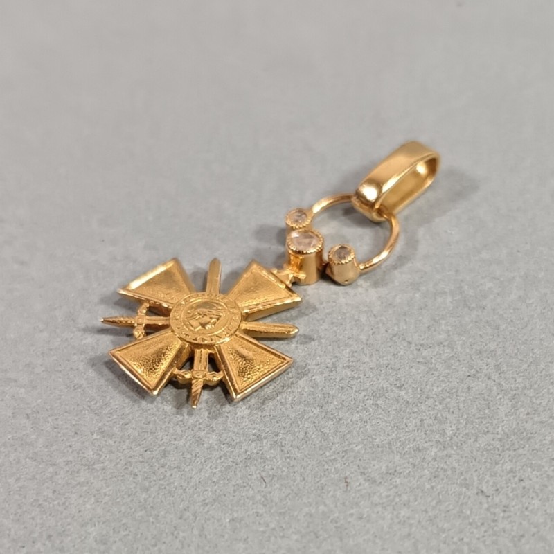 REDUCTION DE LA CROIX DE GUERRE EN OR ET BRILLANT AVEC LA DATE 1914 1915 AU DOS BIJOUX DE FEMME GUERRE 1914 1918