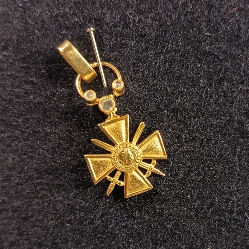 REDUCTION DE LA CROIX DE GUERRE EN OR ET BRILLANT AVEC LA DATE 1914 1915 AU DOS BIJOUX DE FEMME GUERRE 1914 1918
