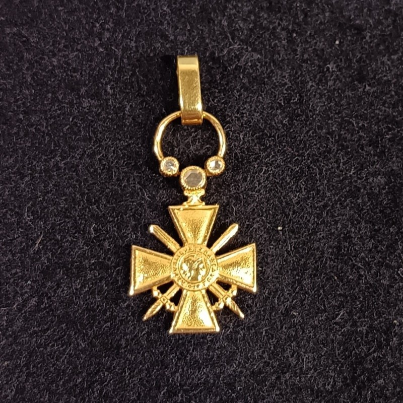 REDUCTION DE LA CROIX DE GUERRE EN OR ET BRILLANT AVEC LA DATE 1914 1915 AU DOS BIJOUX DE FEMME GUERRE 1914 1918