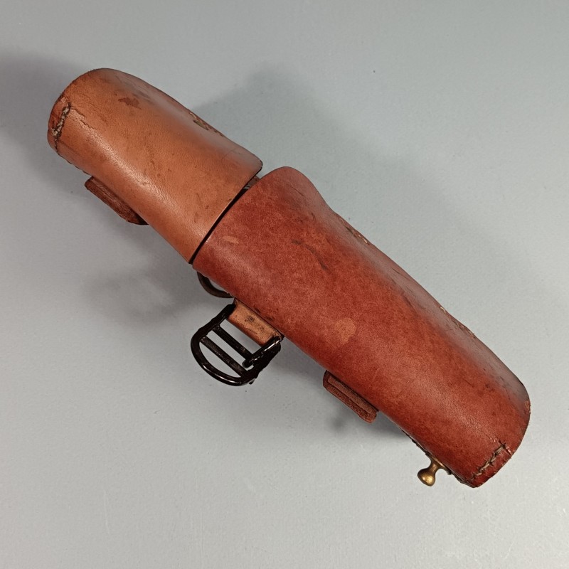 CARTOUCHIERE MODELE 1935 / 1937 COTE GAUCHE COULEUR MARRON CUIR LISSE TAMPONNEE ANNEES 1940