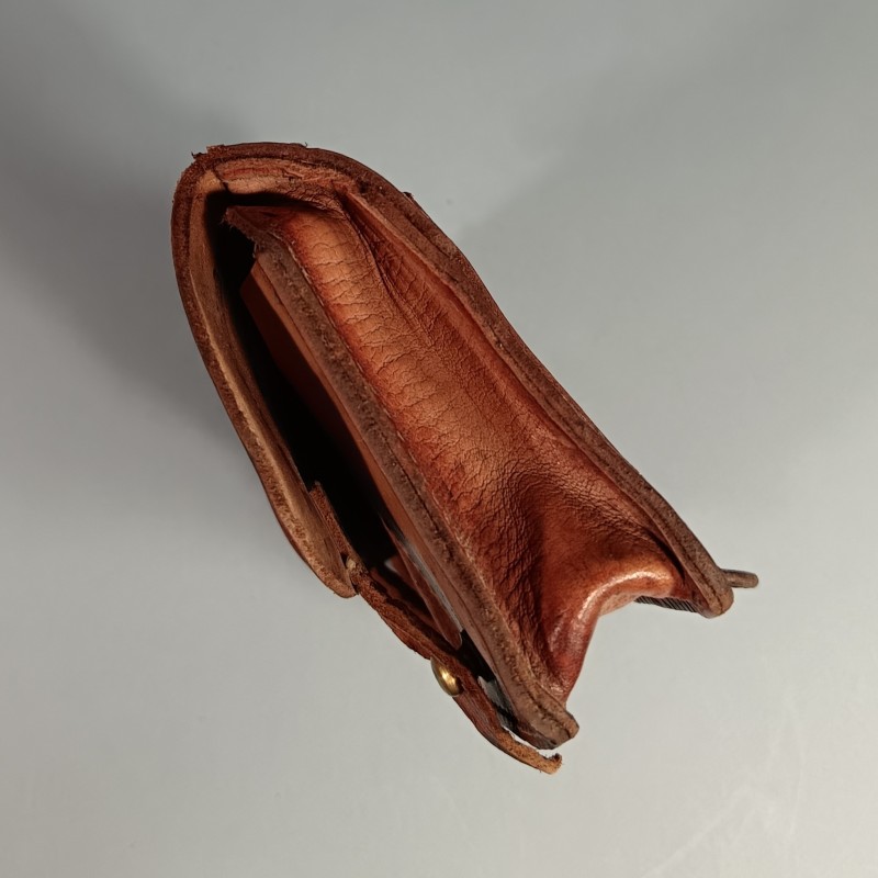CARTOUCHIERE MODELE 1935 / 1937 COTE GAUCHE COULEUR MARRON CUIR LISSE TAMPONNEE ANNEES 1940