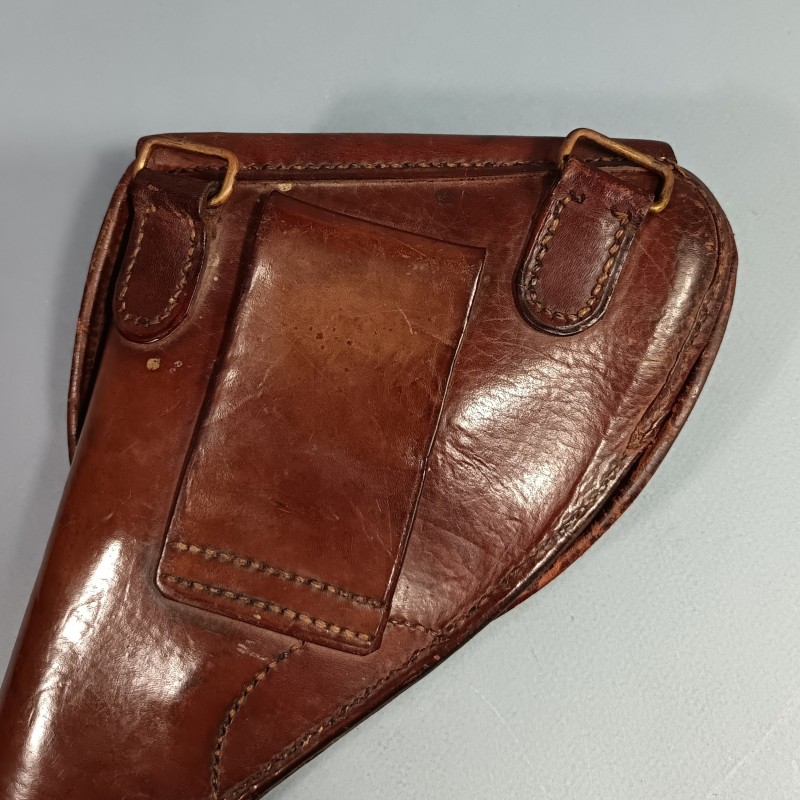 ETUI D'OFFICIER EN CUIR MARRON POUR REVOLVER D'ORDONNANCE ST ETIENNE MODELE 1892 ETUI " JAMBON "