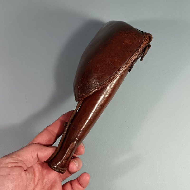 ETUI D'OFFICIER EN CUIR MARRON POUR REVOLVER D'ORDONNANCE ST ETIENNE MODELE 1892 ETUI " JAMBON "