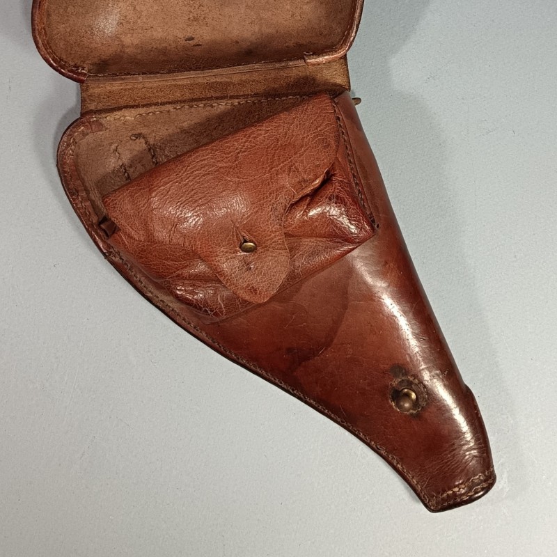 ETUI D'OFFICIER EN CUIR MARRON POUR REVOLVER D'ORDONNANCE ST ETIENNE MODELE 1892 ETUI " JAMBON "