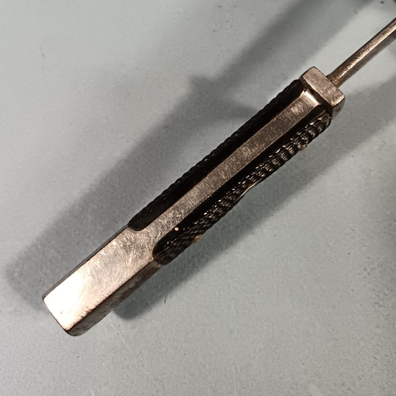 COUTEAU POIGNARD HJ HITLERJUGEND FAHRTENMESSER FABRICATION SECONDE GUERRE SOLINGEN ROBERT HERDER ET DEVISE BLUT UND EHRE !