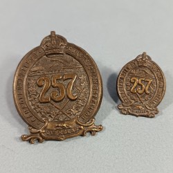 INSIGNE CANADIEN ET REDUCTION DU 257 ème BATAILLON DE CONSTRUCTION FERROVIAIRE CANADIAN RAILWAY CONSTRUCTION