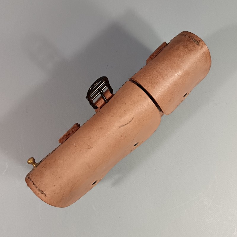 CARTOUCHIERE MODELE 1935 / 1937 COTE GAUCHE COULEUR FAUVE CUIR LISSE TAMPONNEE 2 ème TRIMESTRE 1940