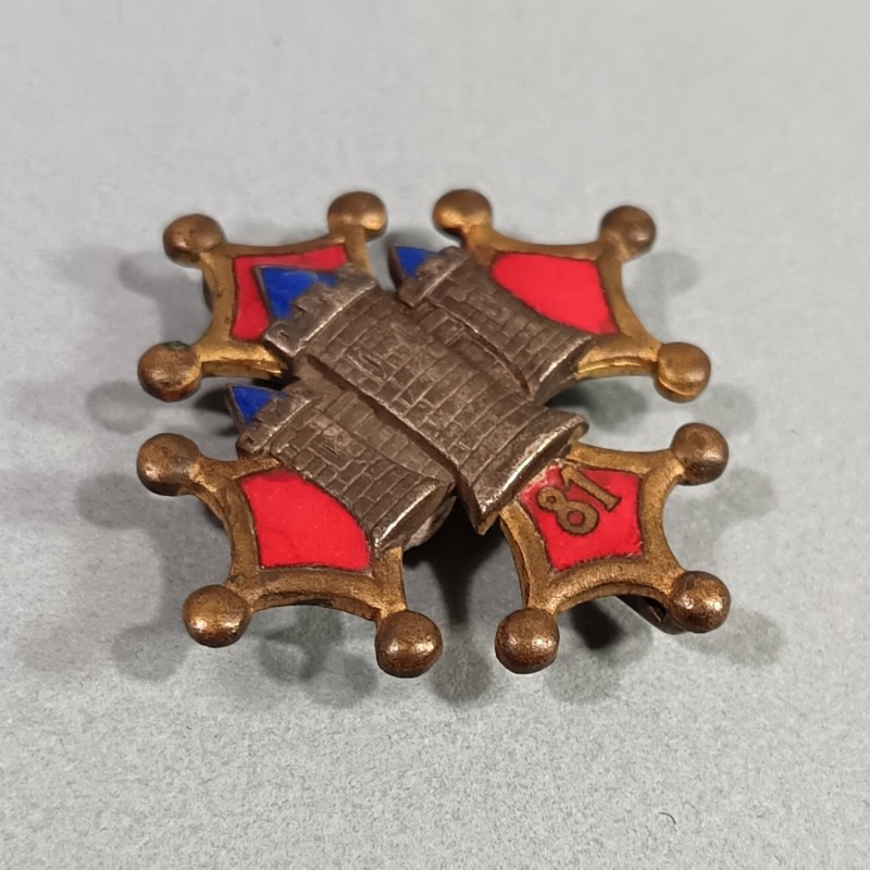 INSIGNE MILITAIRE DU 81 ème RIA REGIMENT D'INFANTERIE ALPINE FABRICATION DRAGO PARIS NICE 1940