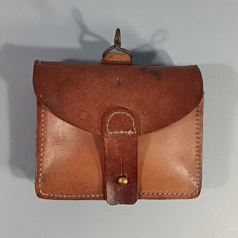 EQUIPEMENT FAUVE CARTOUCHIERE MODELE 1905 1916 CUIR COULEUR CLAIRE FABRICATION DATEE 1 er TRIMESTRE 1940 A LYON
