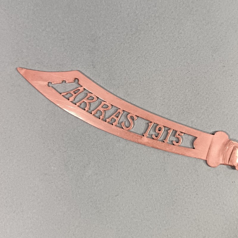 GRAND COUPE-PAPIER SOUVENIR DE LA GUERRE DE 1914 1918 ARTISANAT DE TRANCHEES OU MILITAIRE OUVRE LETTRE ARRAS 1915