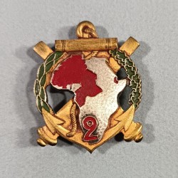 INSIGNE MILITAIRE 2 ème RAC REGIMENT D'ARTILLERIE COLONIALE FABRICATION 1944-45 DRAGO PARIS RUE BERANGER PEINT