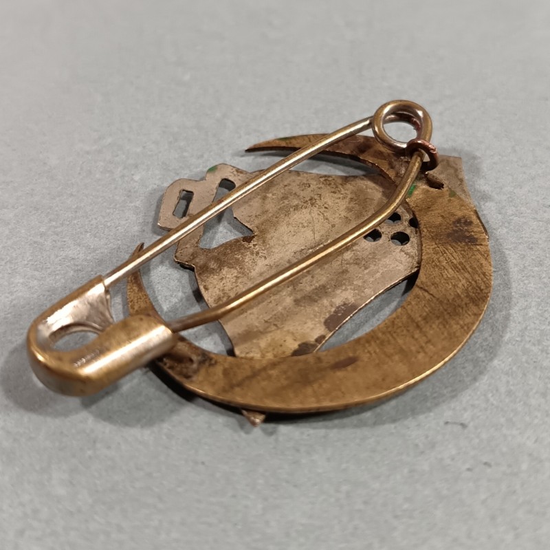 INSIGNE MILITAIRE DU 5 ème RSA REGIMENT DE SPAHIS ALGERIENS FABRICATION LOCAL 1944 - 1945 CROISSANT ETRIER ET CHAR
