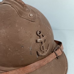 CASQUE ADRIAN MODELE 1915 INFANTERIE COLONIAL COMPLET GUERRE 1939 - 1940 COULEUR KAKI AVEC ANCRE DE CASQUE TROPICAL