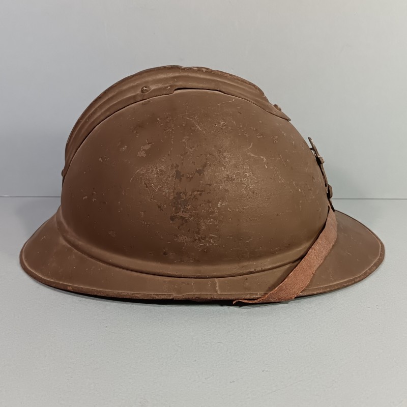 CASQUE ADRIAN MODELE 1915 INFANTERIE COLONIAL COMPLET GUERRE 1939 - 1940 COULEUR KAKI AVEC ANCRE DE CASQUE TROPICAL