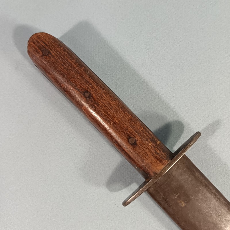 COUTEAU DE TRANCHEES AUTRICHIEN MODELE PREMIERE GUERRE 1914 - 1918 STURMTRUPPEN FABRICANT A IDENTIFIER !?