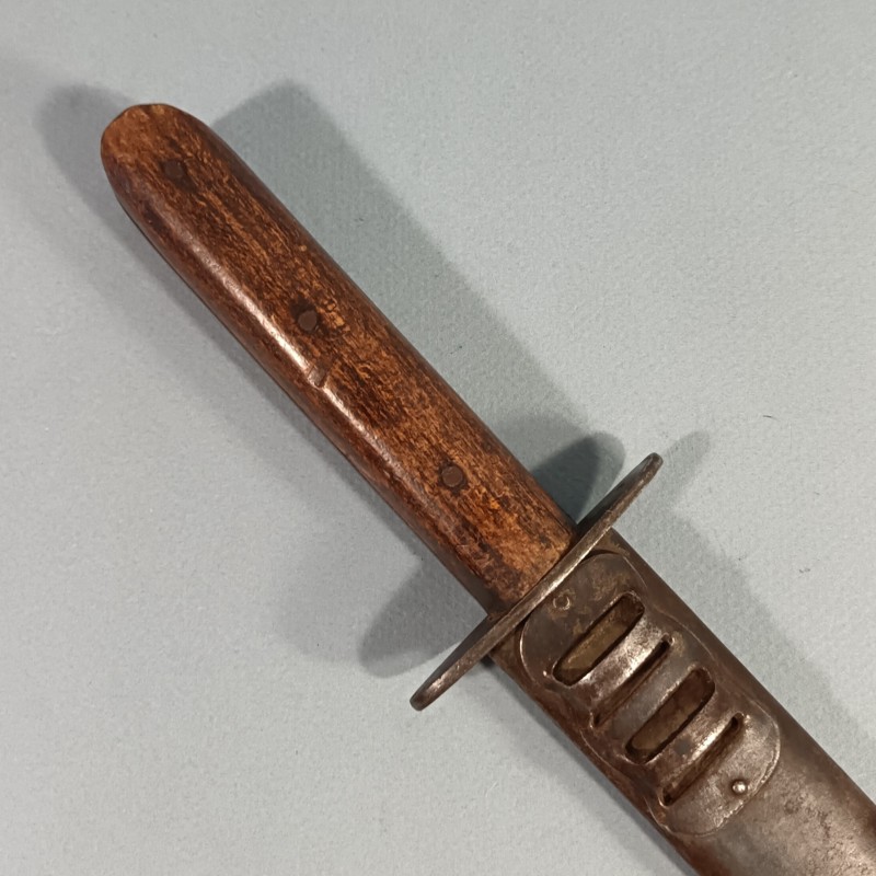 COUTEAU DE TRANCHEES AUTRICHIEN MODELE PREMIERE GUERRE 1914 - 1918 STURMTRUPPEN FABRICANT A IDENTIFIER !?