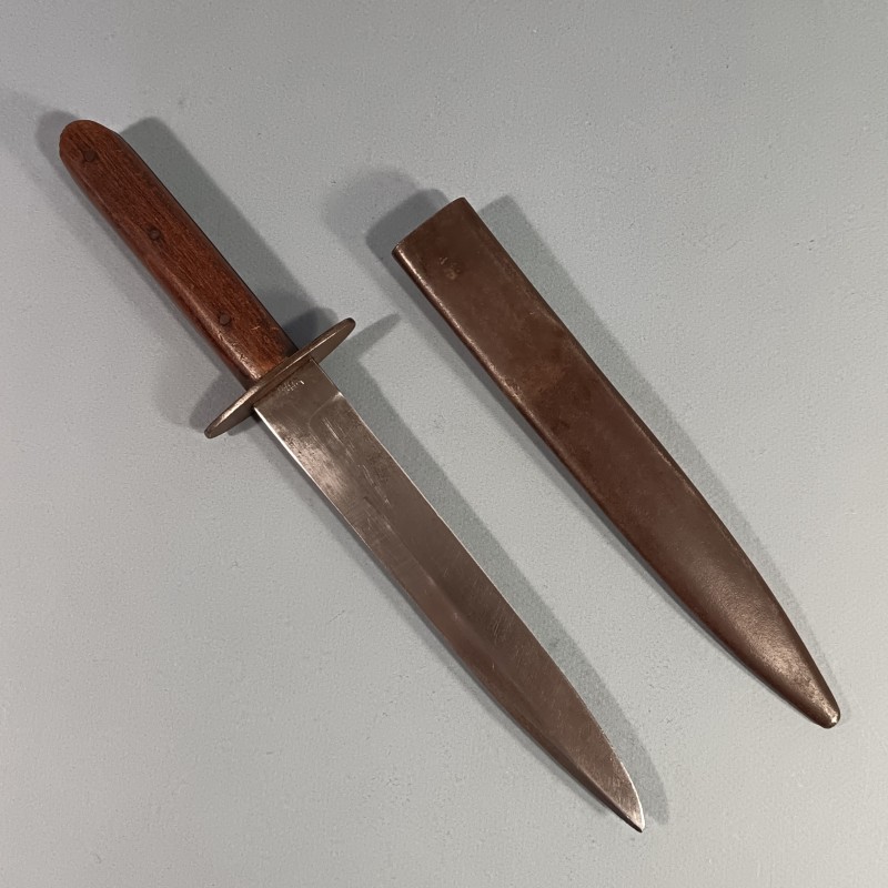 COUTEAU DE TRANCHEES AUTRICHIEN MODELE PREMIERE GUERRE 1914 - 1918 STURMTRUPPEN FABRICANT A IDENTIFIER !?