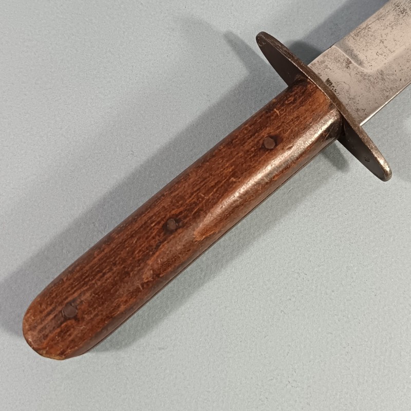 COUTEAU DE TRANCHEES AUTRICHIEN MODELE PREMIERE GUERRE 1914 - 1918 STURMTRUPPEN FABRICANT A IDENTIFIER !?