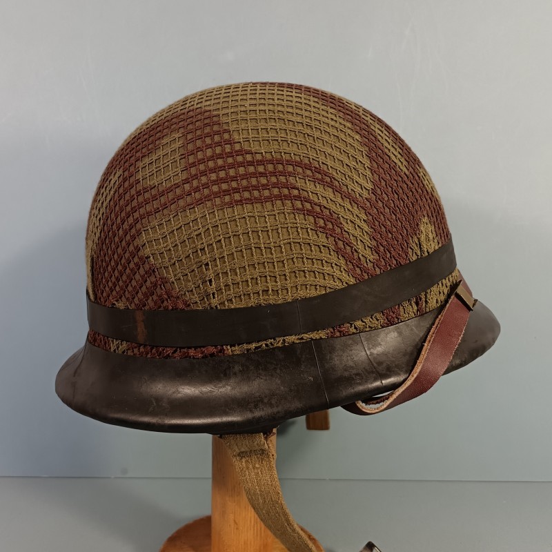 CASQUE FRANCAIS MODELE 1951 AVEC CAMOUFLAGE ET PANSEMENT ETAT NEUF DE STOCK LOURD HR - 1953 ET LINER MENESA 1953 + PANSEMENT