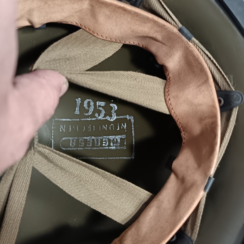 CASQUE FRANCAIS MODELE 1951 AVEC CAMOUFLAGE ET PANSEMENT ETAT NEUF DE STOCK LOURD HR - 1953 ET LINER MENESA 1953 + PANSEMENT