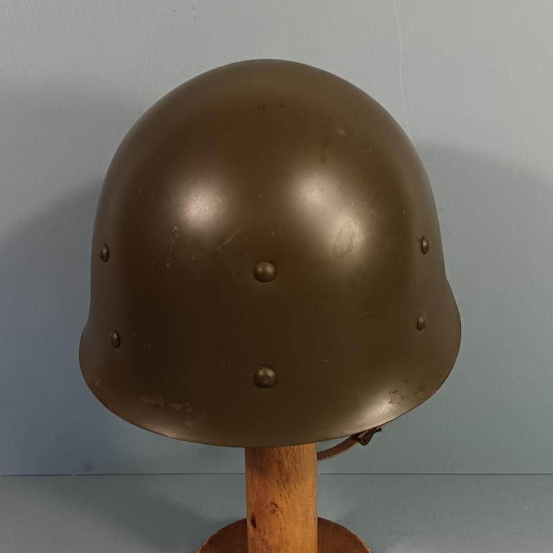 CASQUE FRANCAIS MODELE 1951 AVEC CAMOUFLAGE ET PANSEMENT ETAT NEUF DE STOCK LOURD HR - 1953 ET LINER MENESA 1953 + PANSEMENT