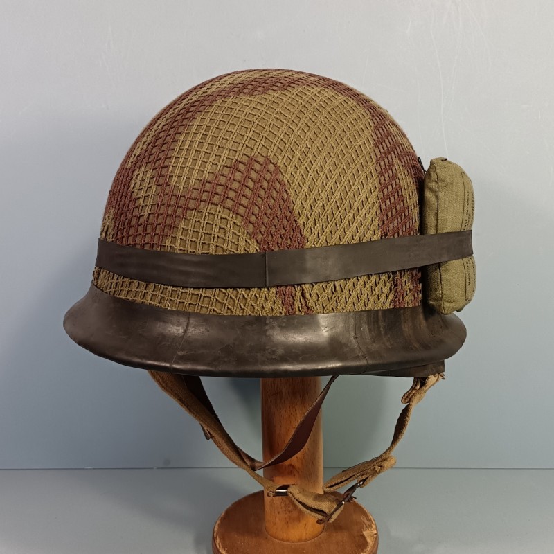 CASQUE FRANCAIS MODELE 1951 AVEC CAMOUFLAGE ET PANSEMENT ETAT NEUF DE STOCK LOURD HR - 1953 ET LINER MENESA 1953 + PANSEMENT