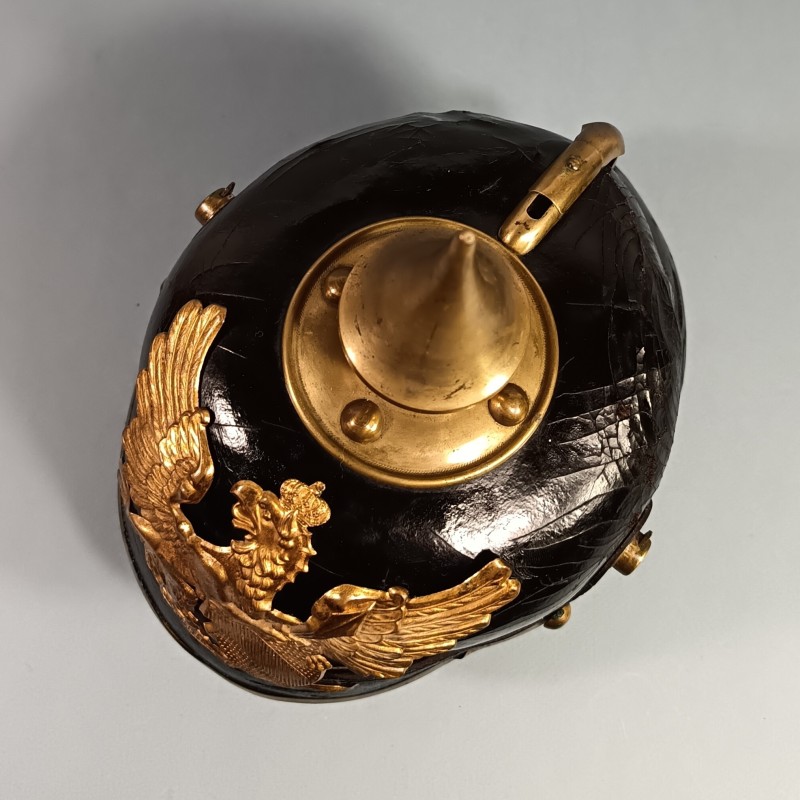 CASQUE A POINTE DU 110 ème REGT DE GRENADIERS BADOIS MODELE 1895 EN CUIR NOIR ET GARNITURES LAITON GUERRE 1914-1915